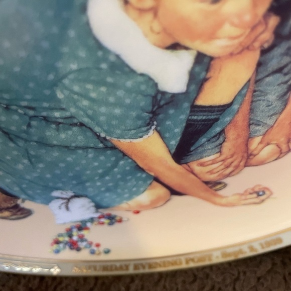 Islandia International Collectible Plate Depicting “The Marble Players” - Picture 8 of 9